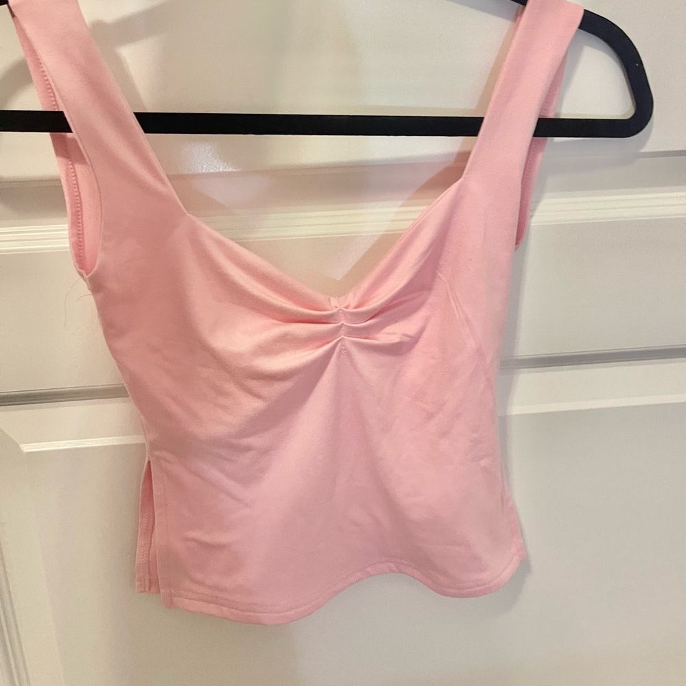 pink tank top